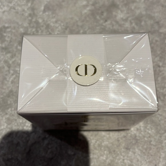 Silky soap - Picture 2 of 3